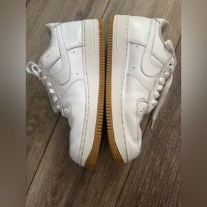 Nike Air Force 1 Low '07 White Brown Gum youth size 7 - women’s size 8.5